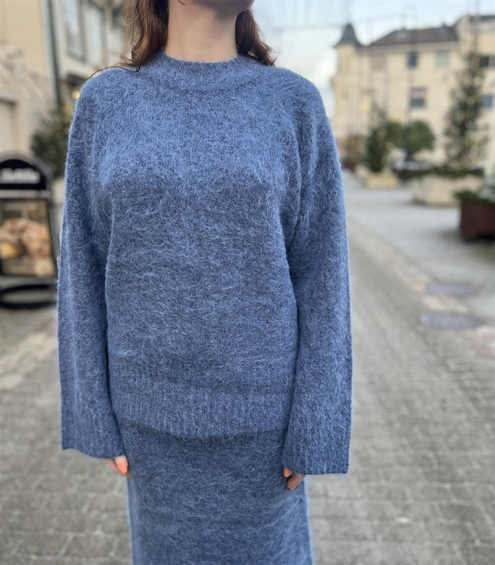 HOLZWEILER KLÆR Fure Fluffy Sweater